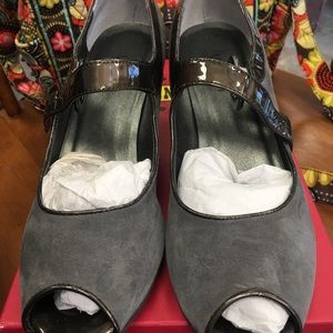 Van Eli grey suede & patent shoes